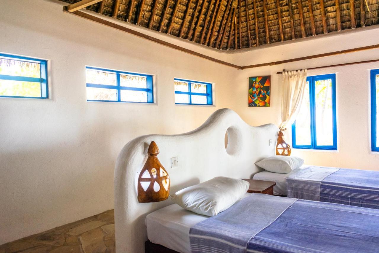 Hibiscus Beach House Pangani Exteriör bild