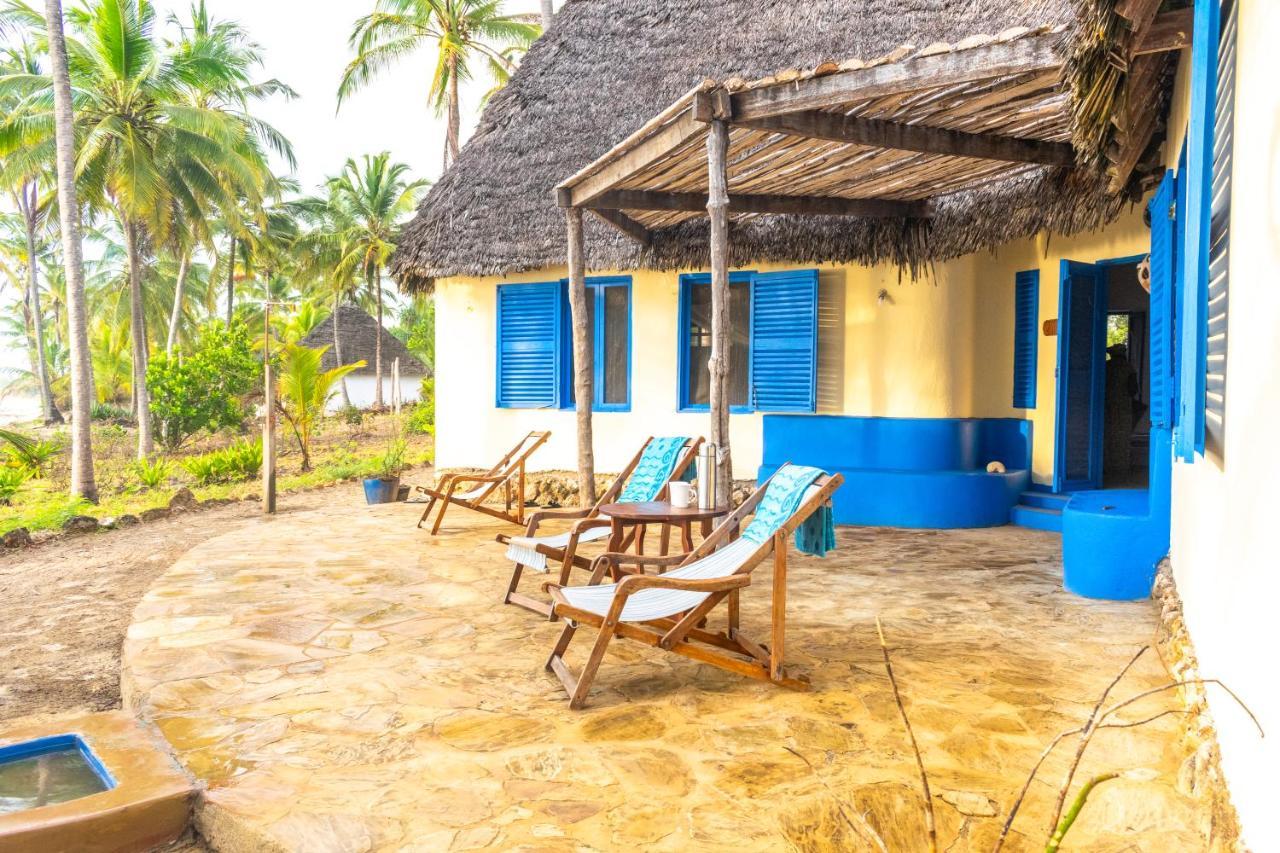 Hibiscus Beach House Pangani Exteriör bild